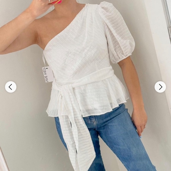 NWT Nine West One Shoulder Shirred Tie Waist
Peplum Top in White Size XS - Picture 3 of 17